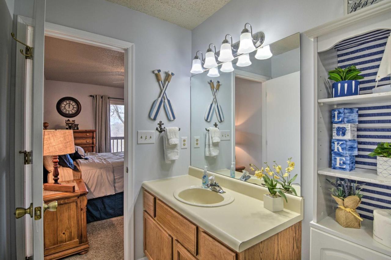 Reed Springs Condo With Furnished Deck And Pool Access Reeds Spring Esterno foto