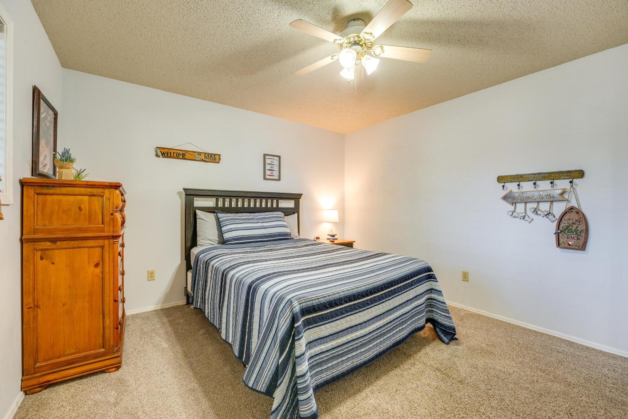 Reed Springs Condo With Furnished Deck And Pool Access Reeds Spring Esterno foto