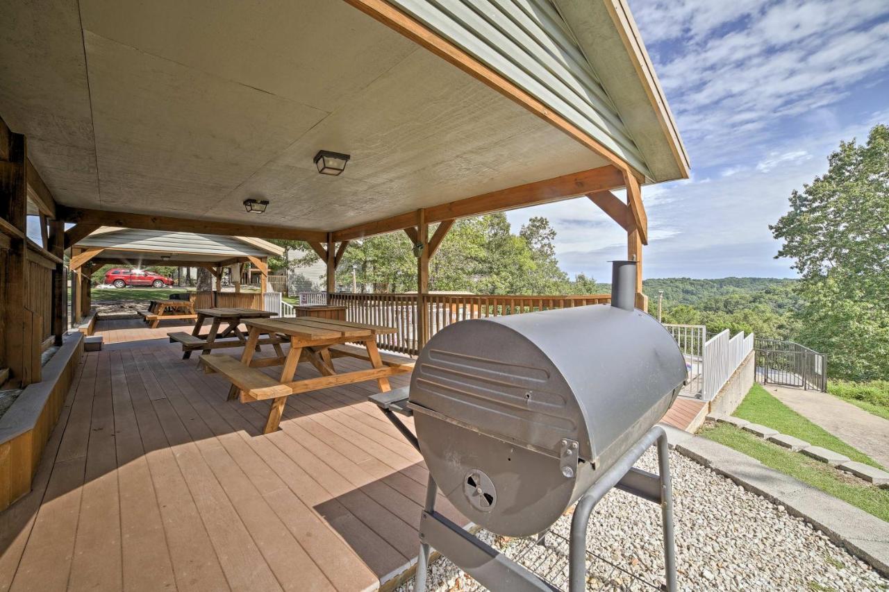 Reed Springs Condo With Furnished Deck And Pool Access Reeds Spring Esterno foto